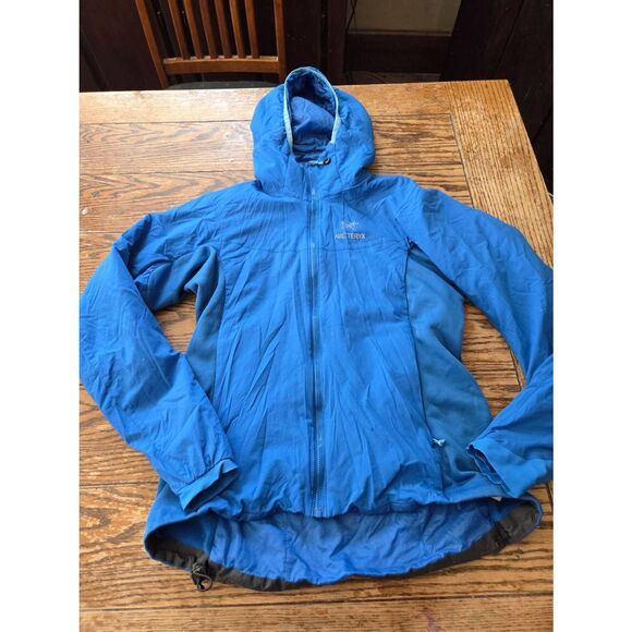 Vintage Arc'teryx Atom LT Hoody - Women in blue - Picture 1 of 6